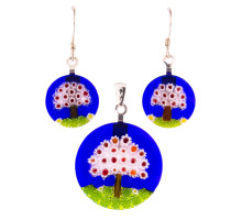 Pendant plus earrings